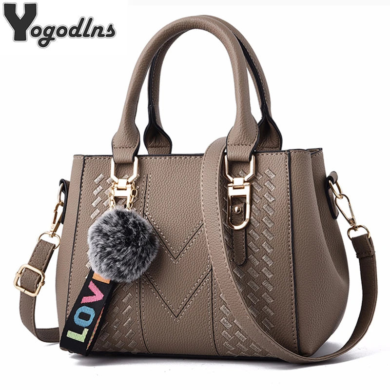 Sac Messager Brodé Femme avec Pompon - Cuir PU Premium