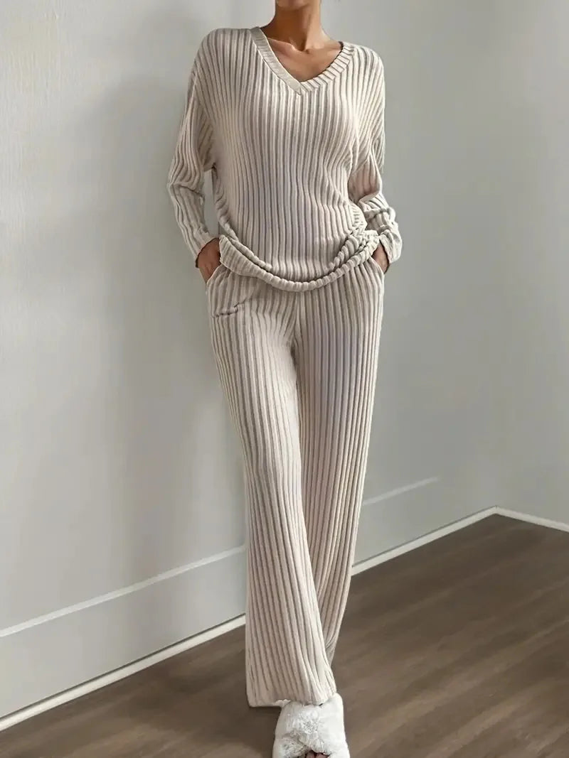 Ensemble loungewear femme – Pull côtelé à col en V et pantalon décontracté à jambe droite