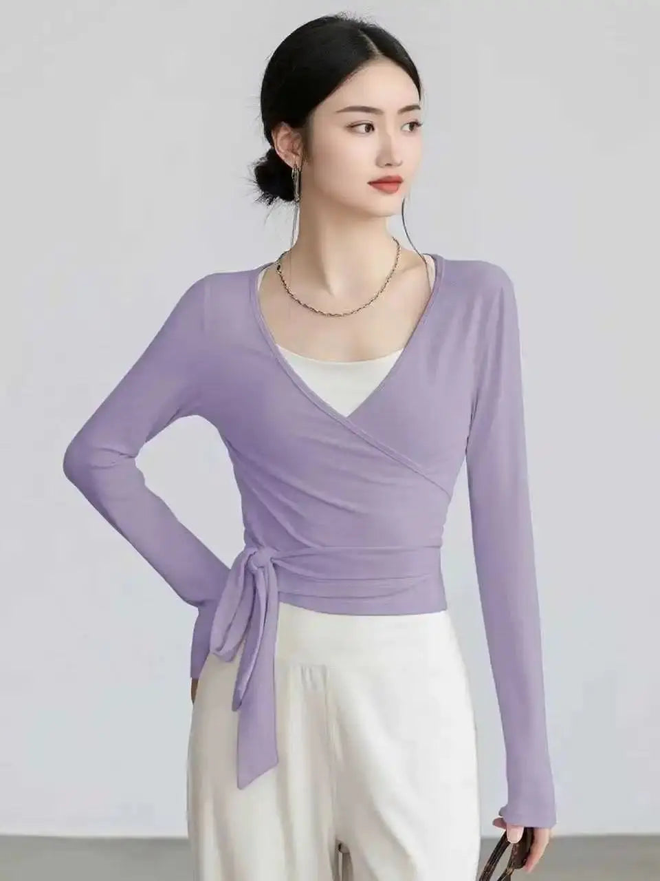 Yoga top with adjustable straps, slim-fit workout wear, long-sleeved dance training attire, Pilates quick-dry activewear