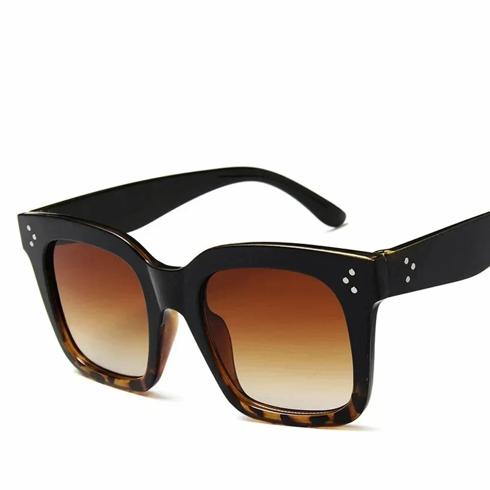 2025 Sunglasses Lady Flat Top Eyewear Lunette Femme Women Luxury Brand Sunglasses Women Rivet Sun Glasse UV400