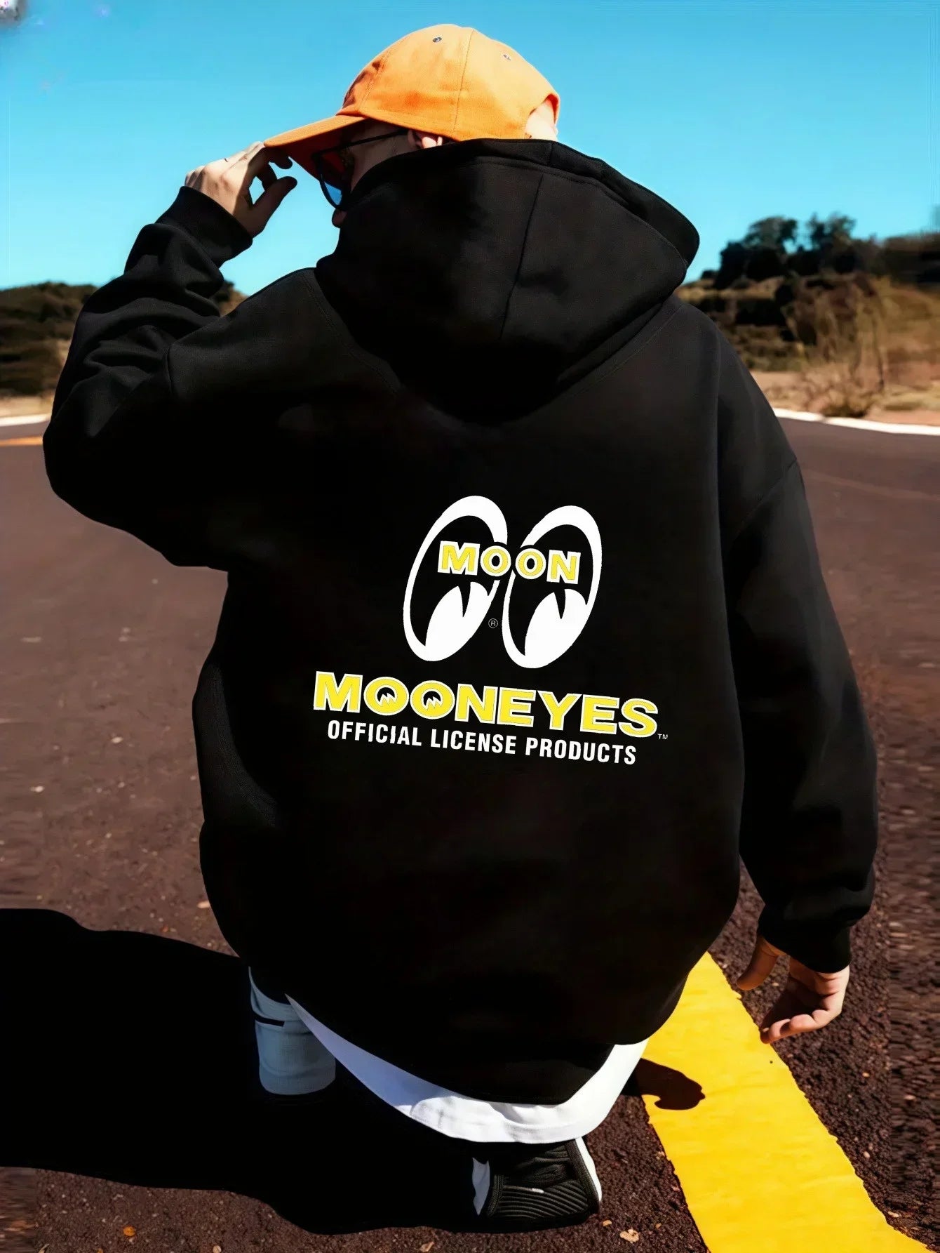 2026 model with the "MOON EYES" logo - black men's sports cap t-shirt - outdoor hip-hop cap men's and women's long-sleeved top