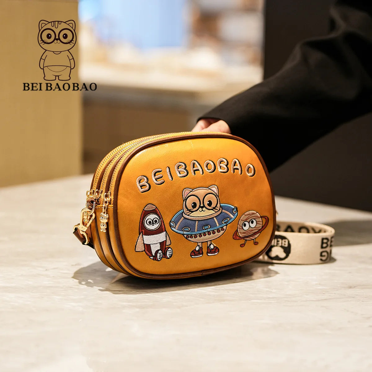 Sac Bandoulière Cuir Femme - Élégant & Compact