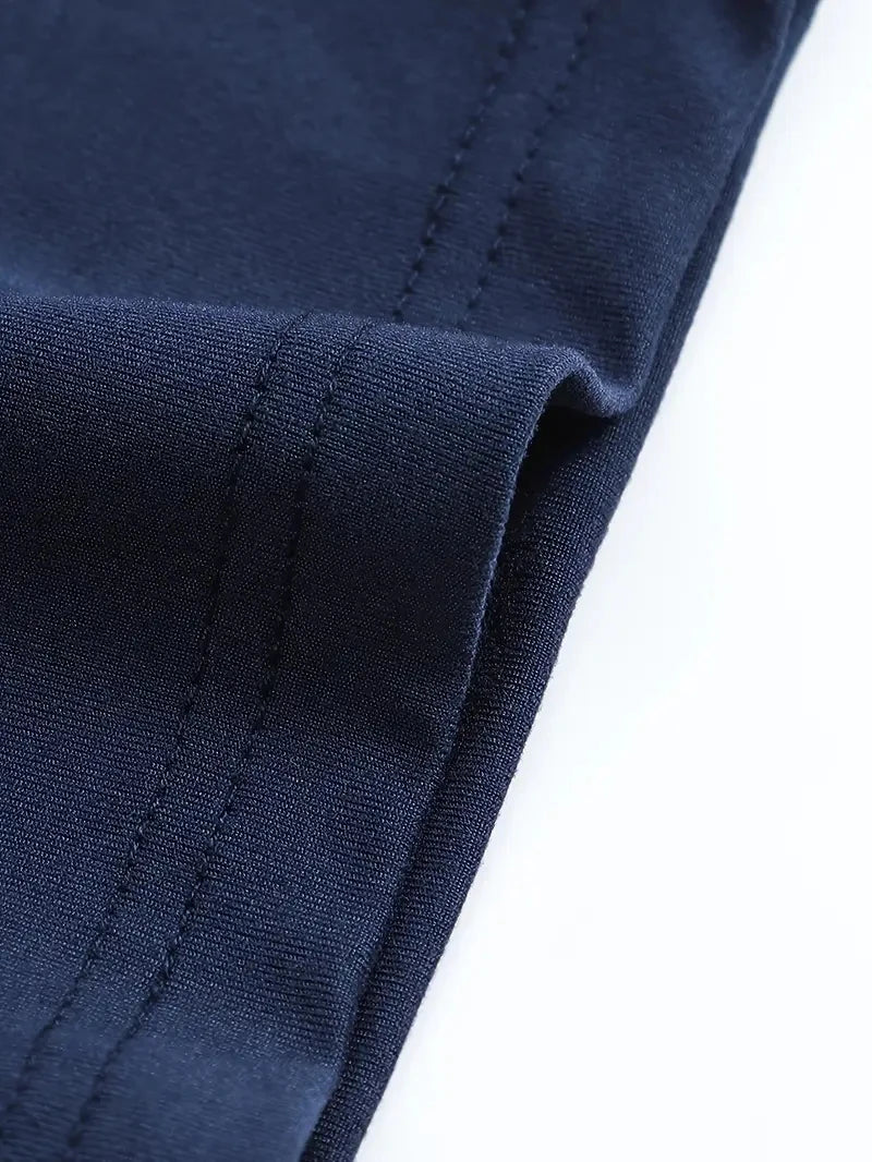 T-shirt homme 100% coton pur, coupe ample et décontractée, imprimé abeille, col rond, manches courtes.