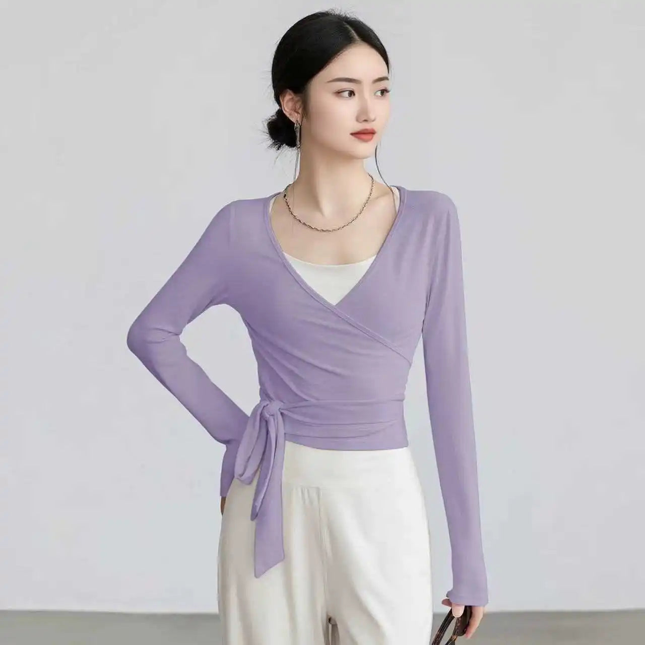 Yoga top with adjustable straps, slim-fit workout wear, long-sleeved dance training attire, Pilates quick-dry activewear