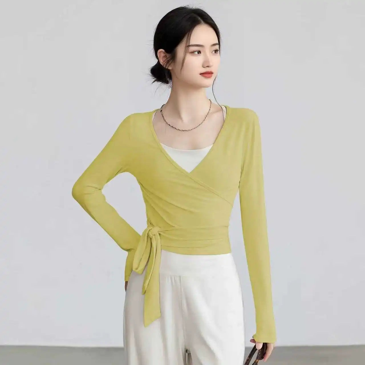 Yoga top with adjustable straps, slim-fit workout wear, long-sleeved dance training attire, Pilates quick-dry activewear