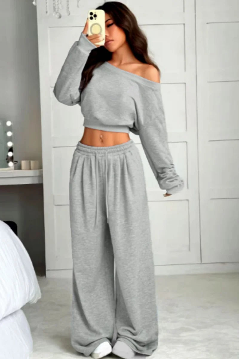 Ensemble oversize pour femme, idéal pour l'automne et l'hiver, avec épaules dénudées et manches longues, couleur unie. Taille élastiquée avec cordon de serrage.