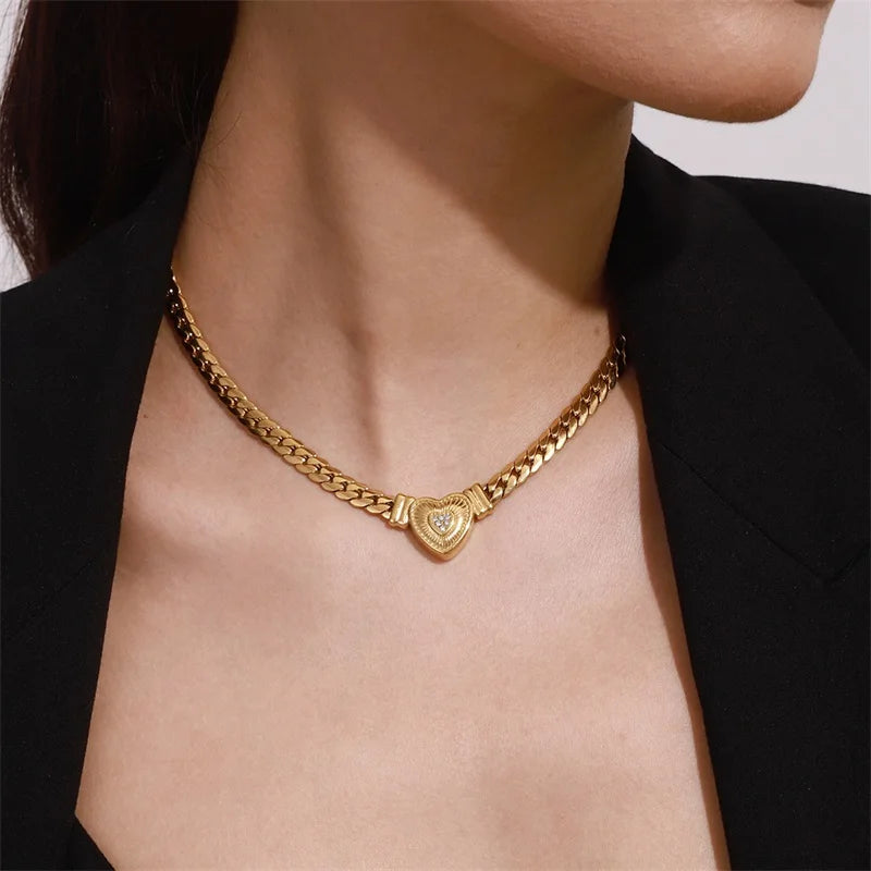 Heart-Shaped Rhinestone Choker Necklace – Waterproof Stainless Steel | GANEMLY